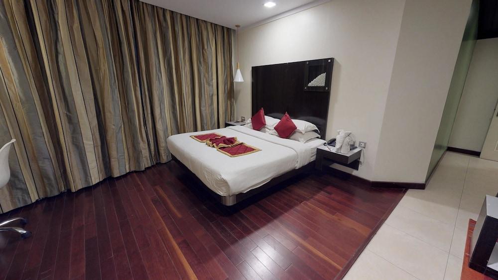 37Th Crescent Hotel Bengaluru Dış mekan fotoğraf